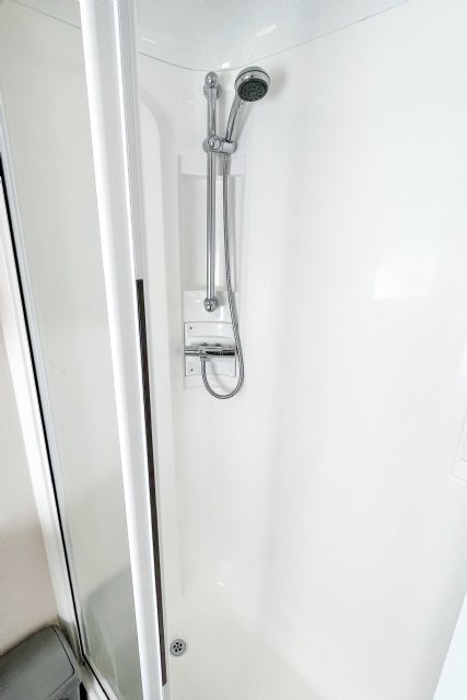 BB368 - Shower detail